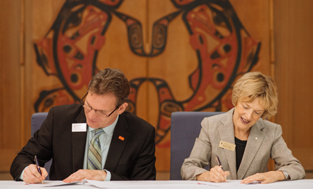 UBC Langara Signing: Dr. Trotter and Dr. Piper <br /> Photo credit: Justin Lee, UBC